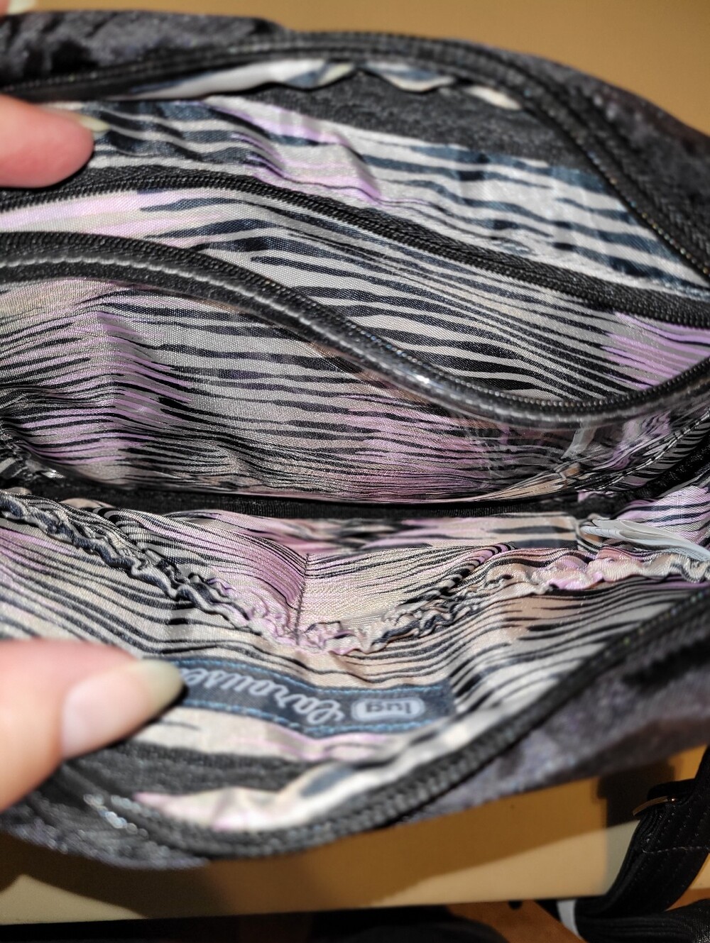 NWT Lug Carousel - Black Crossbody Bag - Quilted Front, Multiple Zip Pockets. - Picture 9 of 10